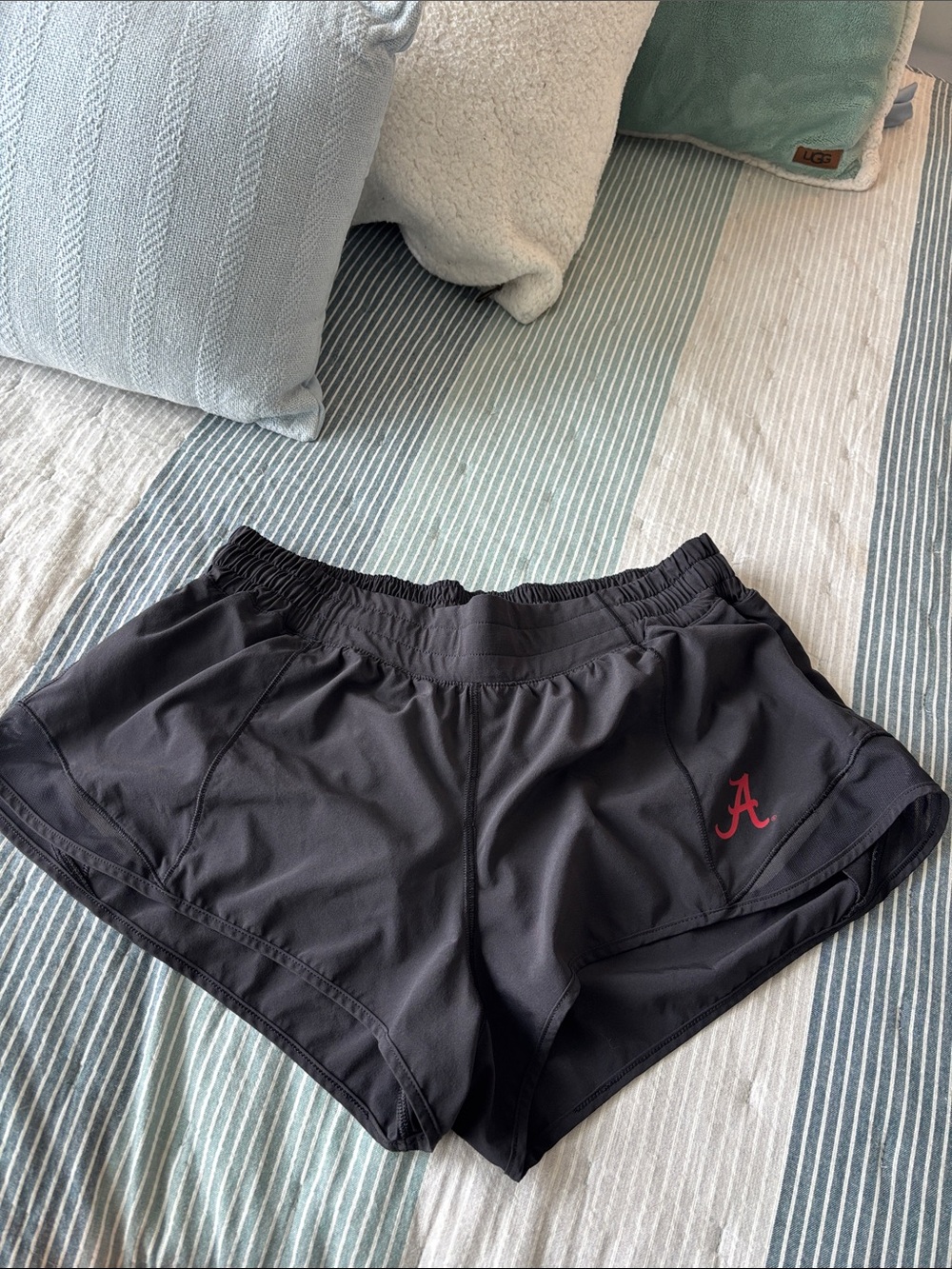 black 2.5” length lulu hotty hot shorts